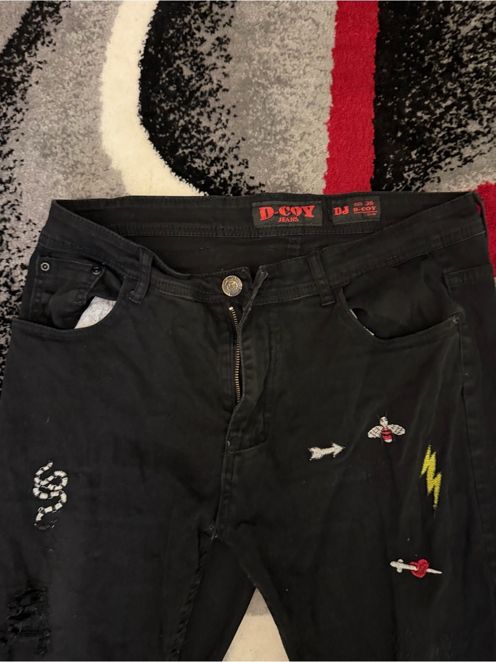 & Other Stories Black Skinny Jeans with Colorful Embroidered Patches - Picture 5 of 5